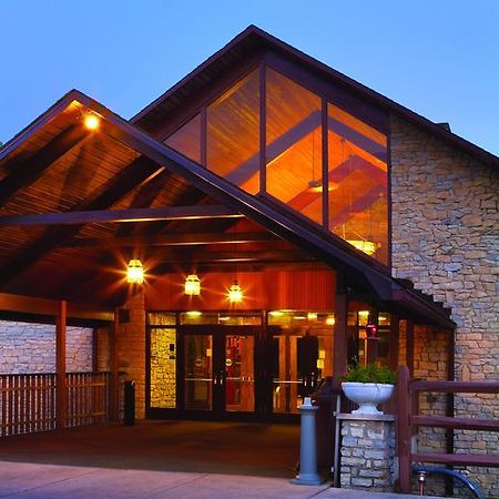 Burr Oak Lodge And Conference Center Glouster Eksteriør billede