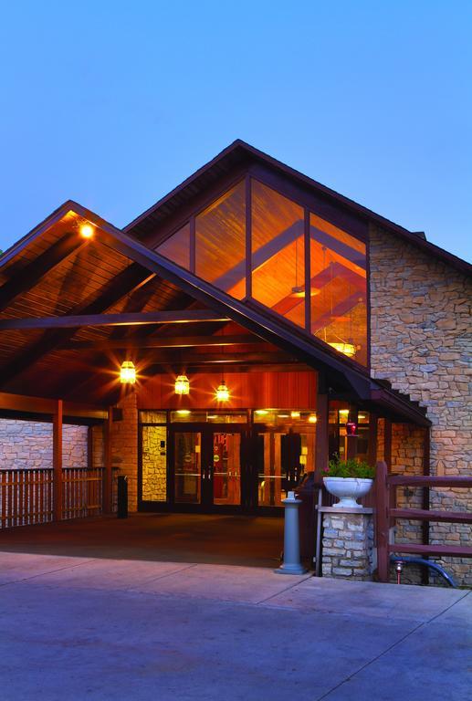 Burr Oak Lodge And Conference Center Glouster Eksteriør billede