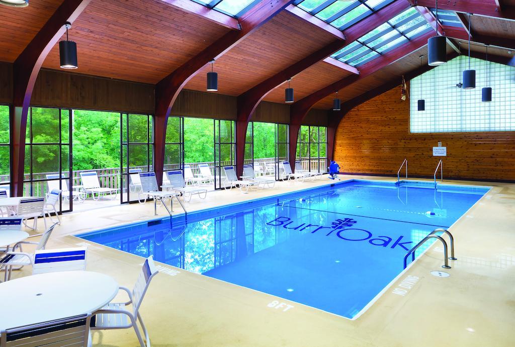 Burr Oak Lodge And Conference Center Glouster Eksteriør billede