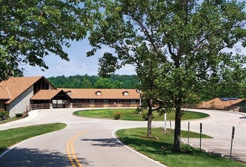 Burr Oak Lodge And Conference Center Glouster Eksteriør billede